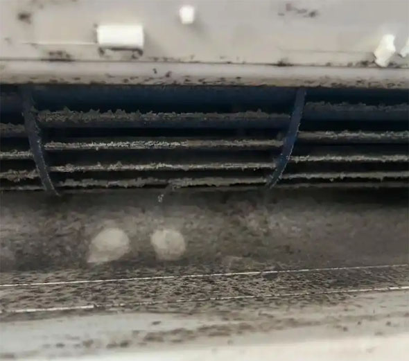 白水空调吹的风有股烧焦味是怎么回事